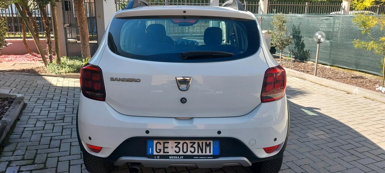 Dacia Sandero Stepway 1.0 TCe 100CV ECO-G 15th Anniversary