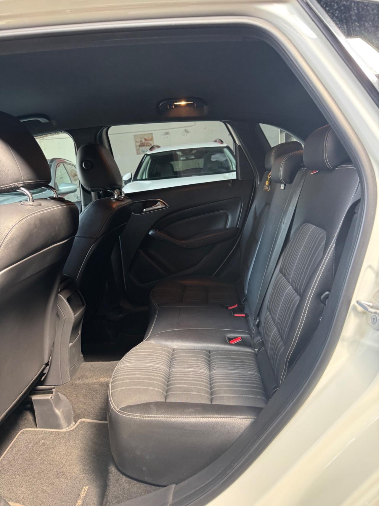Mercedes-benz B 180 CDI BLUEEFFICIENCY PREMIUM (80 KW)