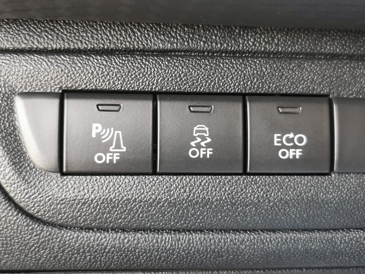 Peugeot 208 BlueHDi 100 5 porte Allure 11/2015