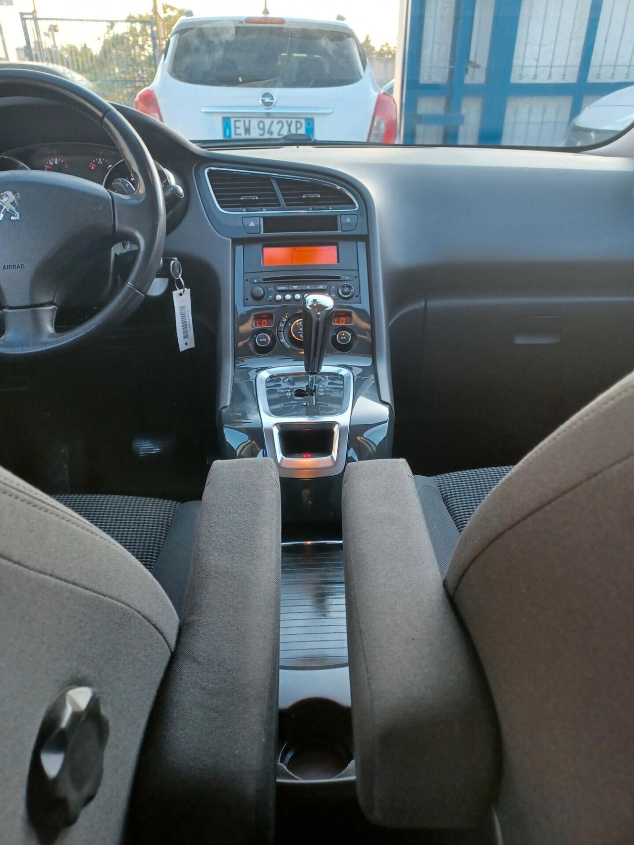 Peugeot 5008 1.6 HDi 115CV Allure 7 POSTI