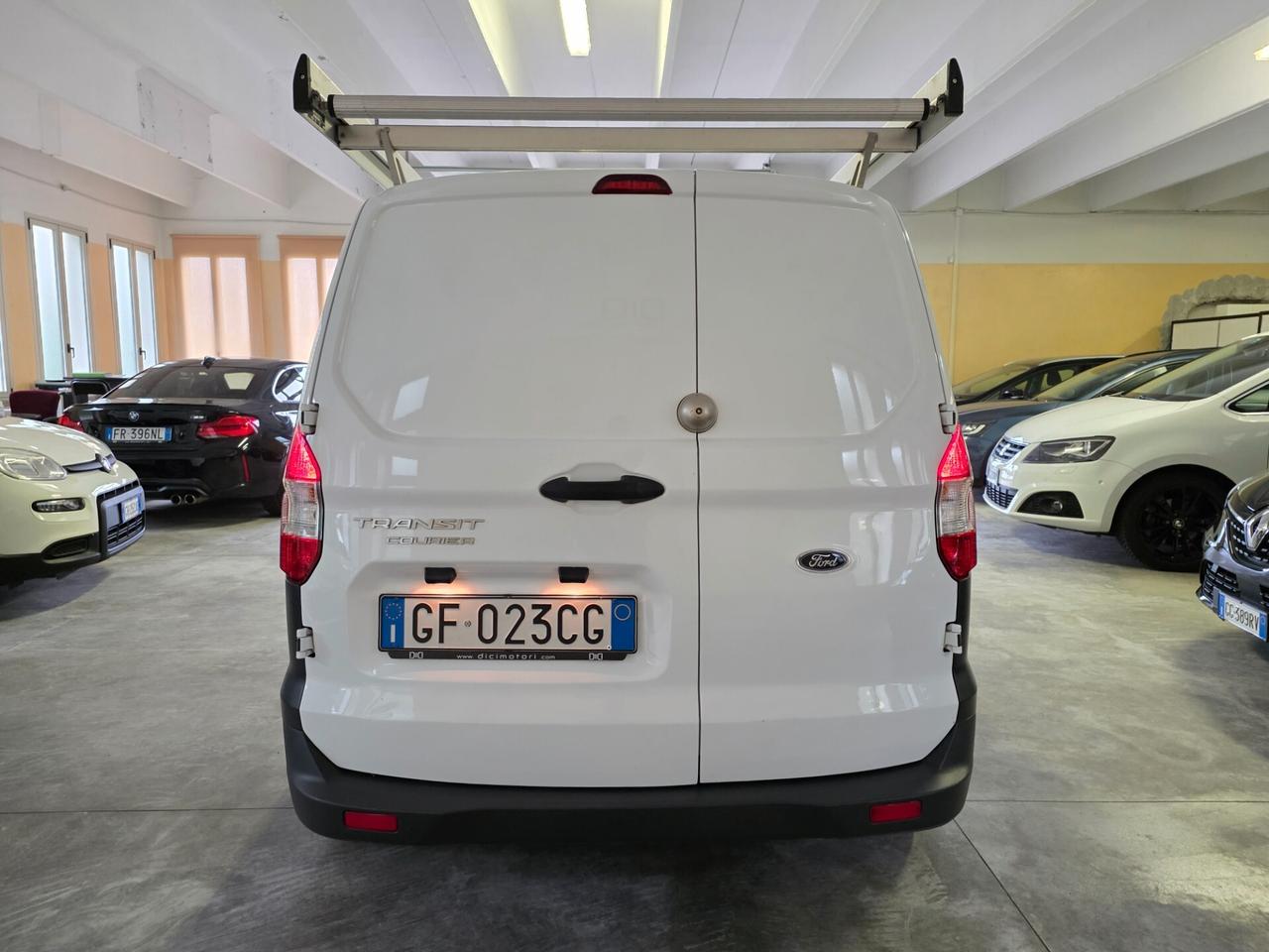 Ford Transit Courier 1.5 TDCi Van autocarro N1 2 posti volume variabile