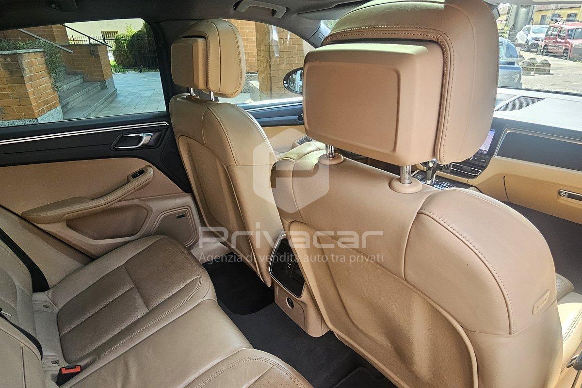 PORSCHE Macan 2.0