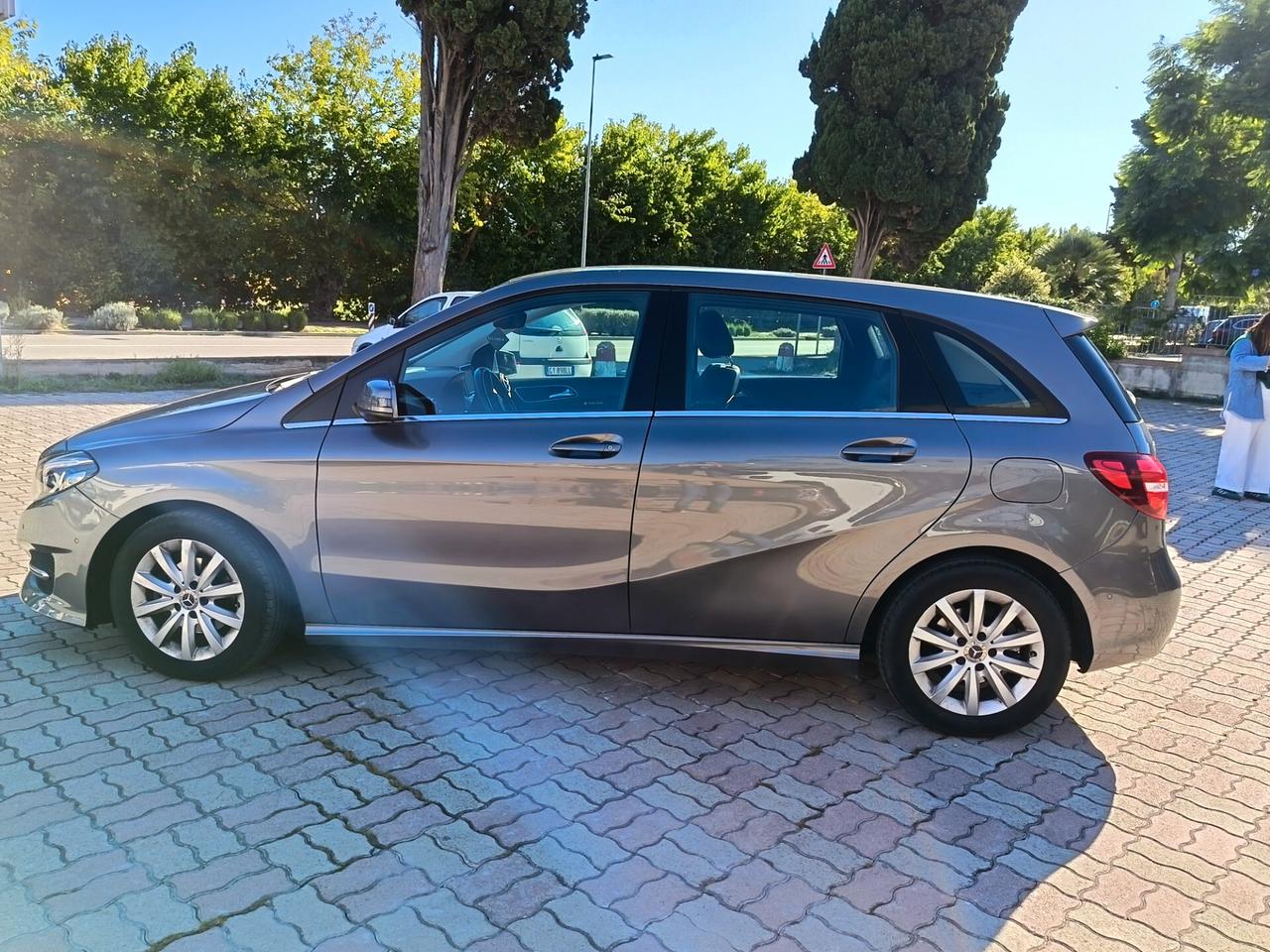 Mercedes-benz B 180 d Premium