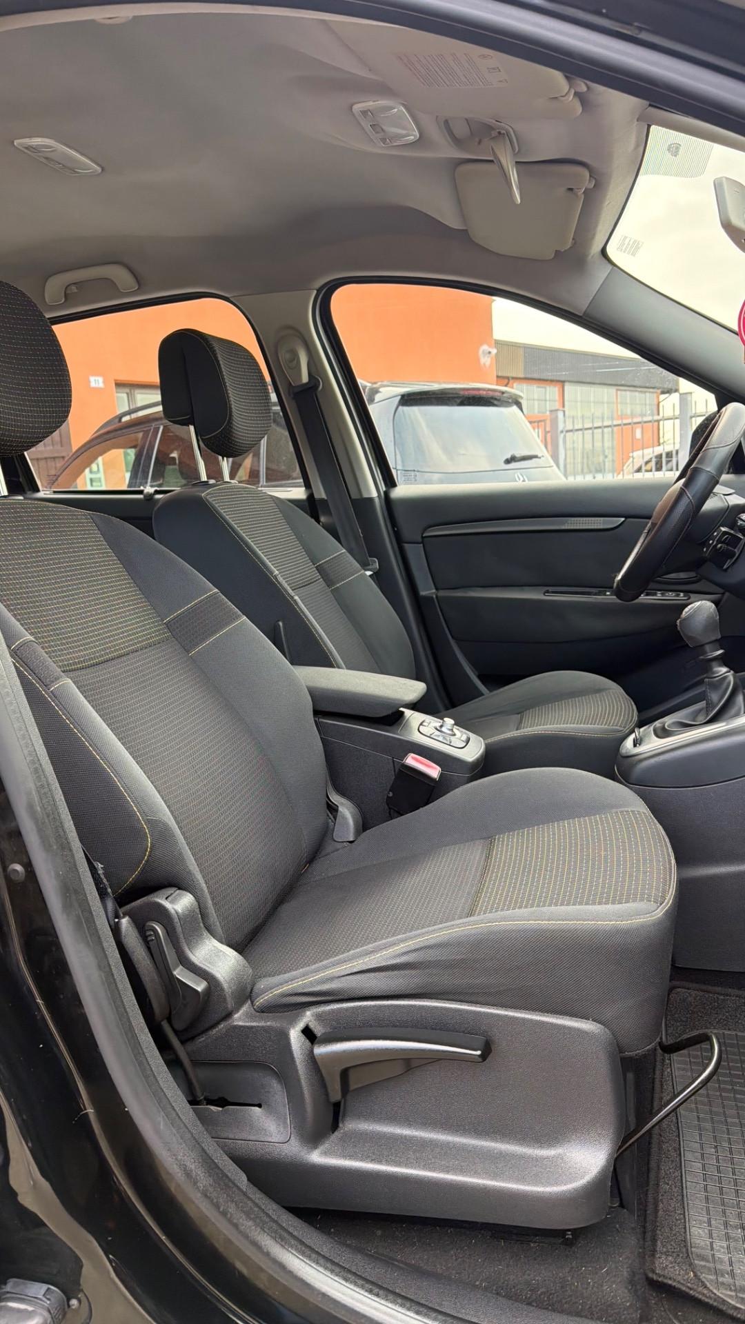 Renault Scenic Scénic 1.5 dCi 110CV Confort