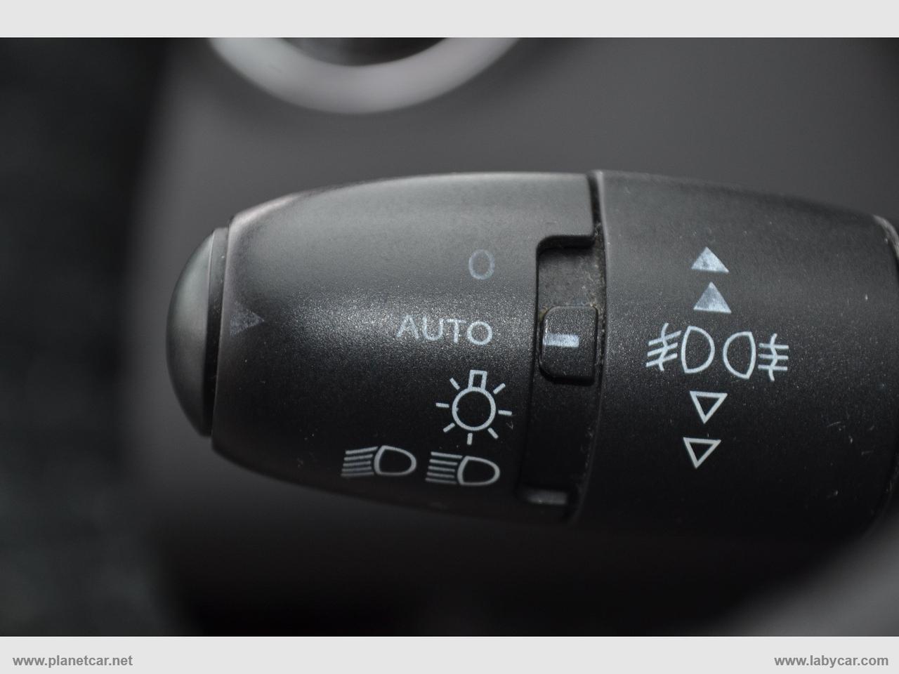 PEUGEOT 3008 1.6 HDi 115 CV Allure