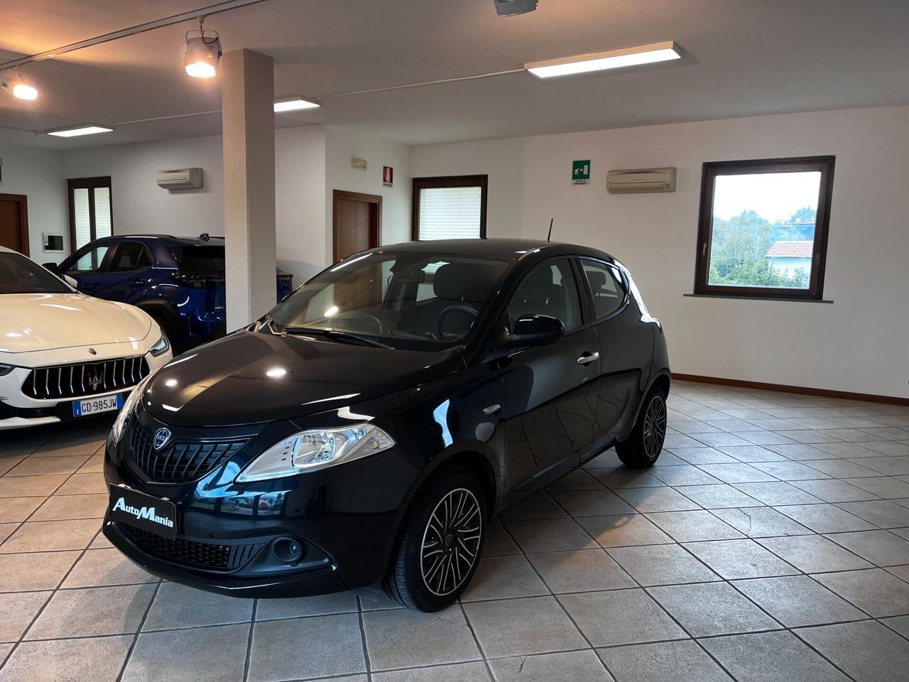 Lancia Ypsilon 1.0 FireFly 5 porte S&S Hybrid 2.000 KM