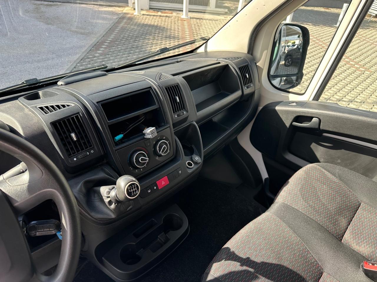 Peugeot Boxer 335 2.2 BlueHDi 140 S&S PC-TN Furgone