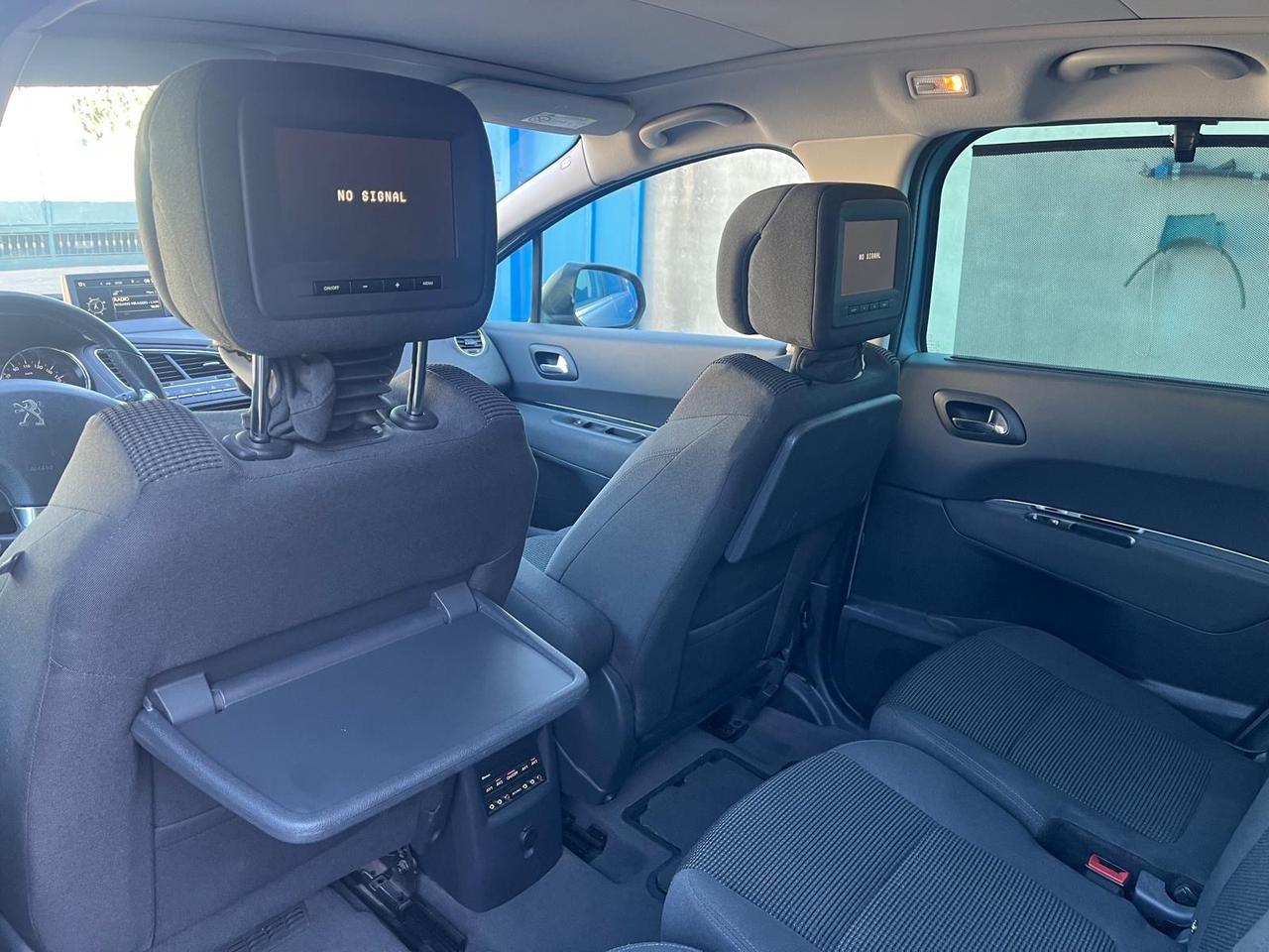 Peugeot 5008-2.0 hdi-7 P- allure-2016