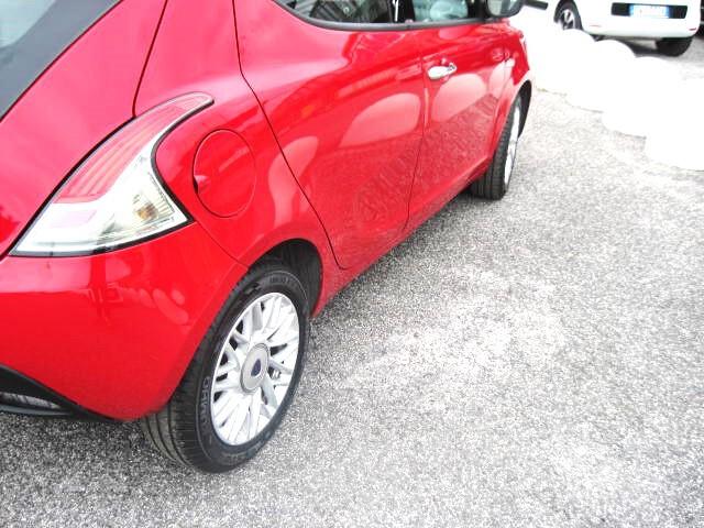 Lancia Ypsilon 1.3 MJT 16V 95 CV 5 porte GARANZIA