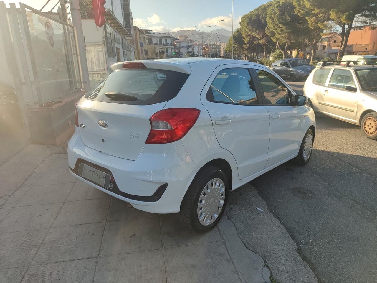 Ford Ka 1.2 Ti-VCT 85CV Black & White - White