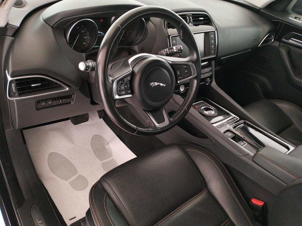 Jaguar F-Pace 2.0 D 180 CV AWD aut. Prestige