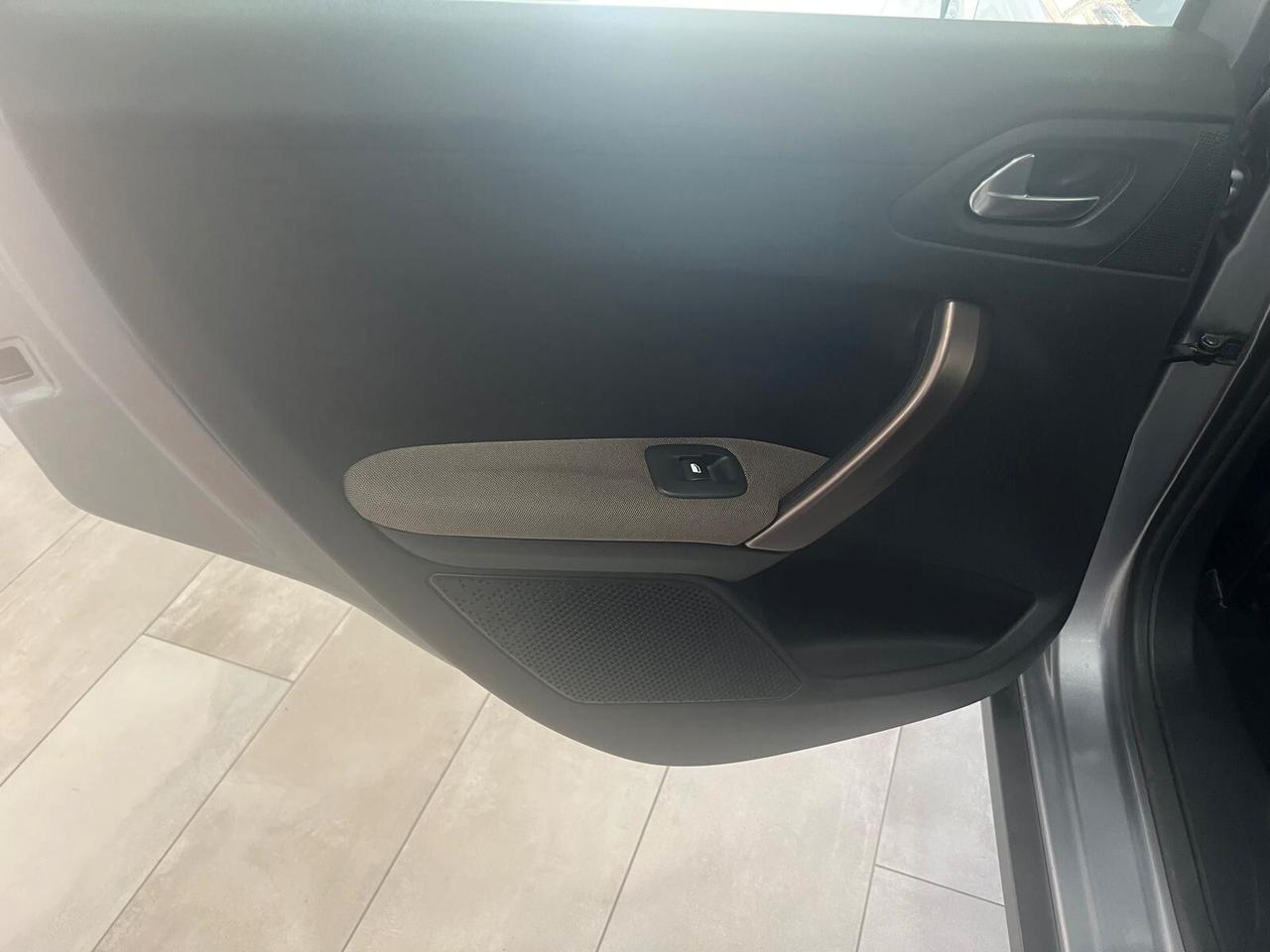 Peugeot 2008 1.6 e-HDi 115 CV Stop&Start Allure