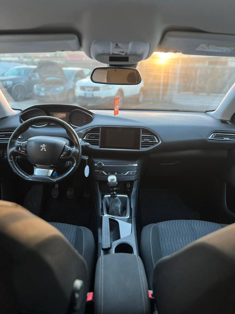 Peugeot 308 1.6 e-HDi 115 CV Stop&Start Allure