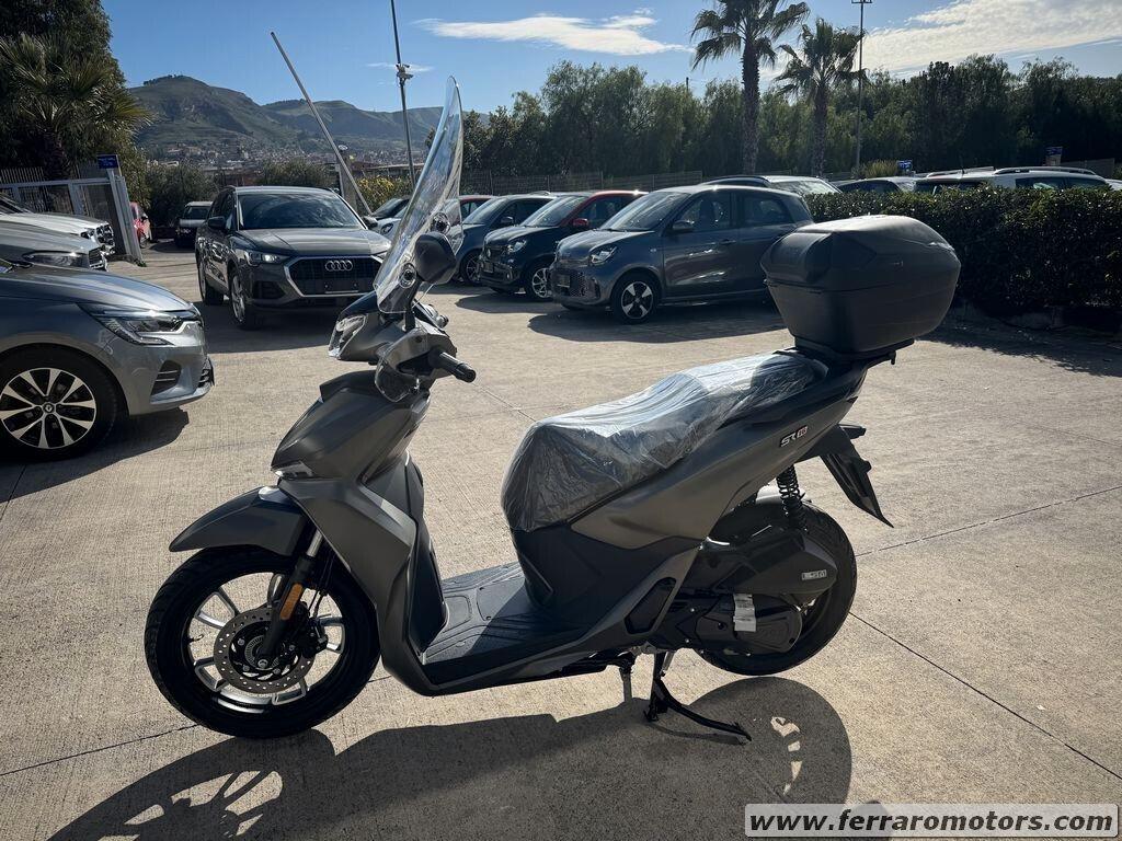 VOGE SR16 200 NUOVO PRONTA CONSEGNA A SOLI 28 EURO AL MESE