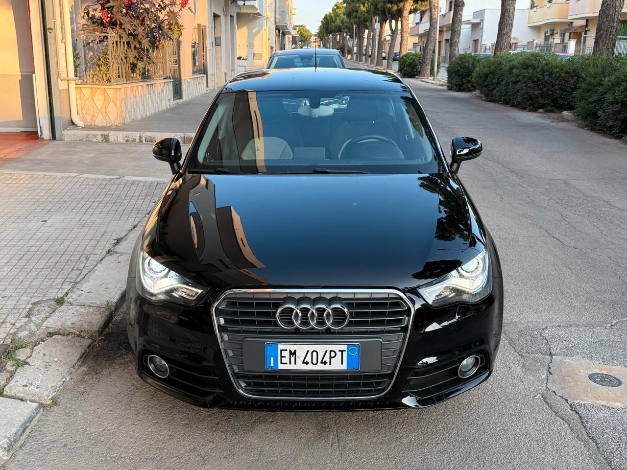 Audi A1 SPB 1.6 TDI 105CV NAVI LED - 2012