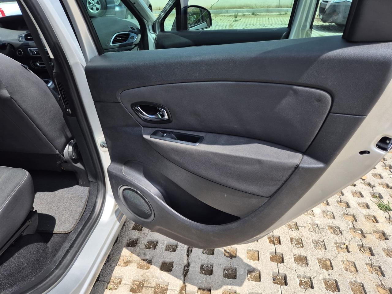 Renault Scenic Scénic XMod dCi 110 CV EDC Limited