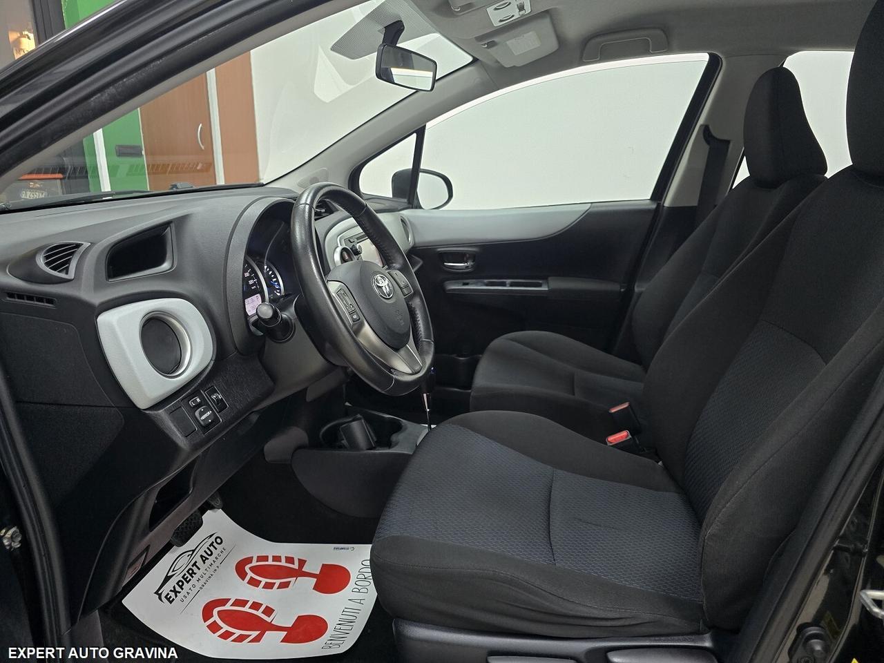 TOYOTA YARIS 1.5 HYBRID LOUNGE