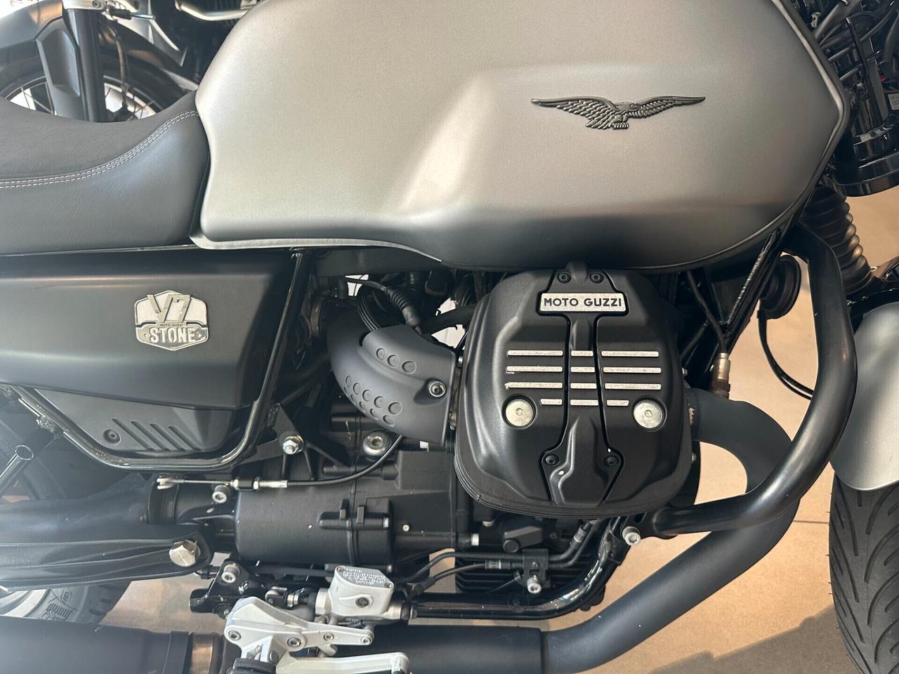 Moto Guzzi V7 IV 2023