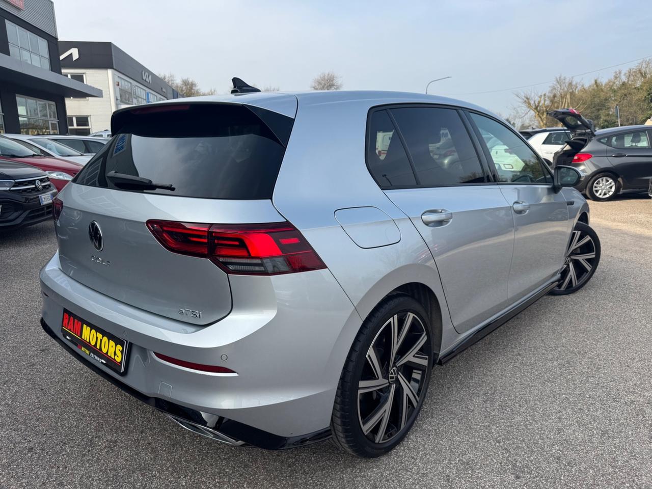 VOLKSWAGEN GOLF 8 R-LINE DSG 1.5 eTSI 150 CV EVO ACT