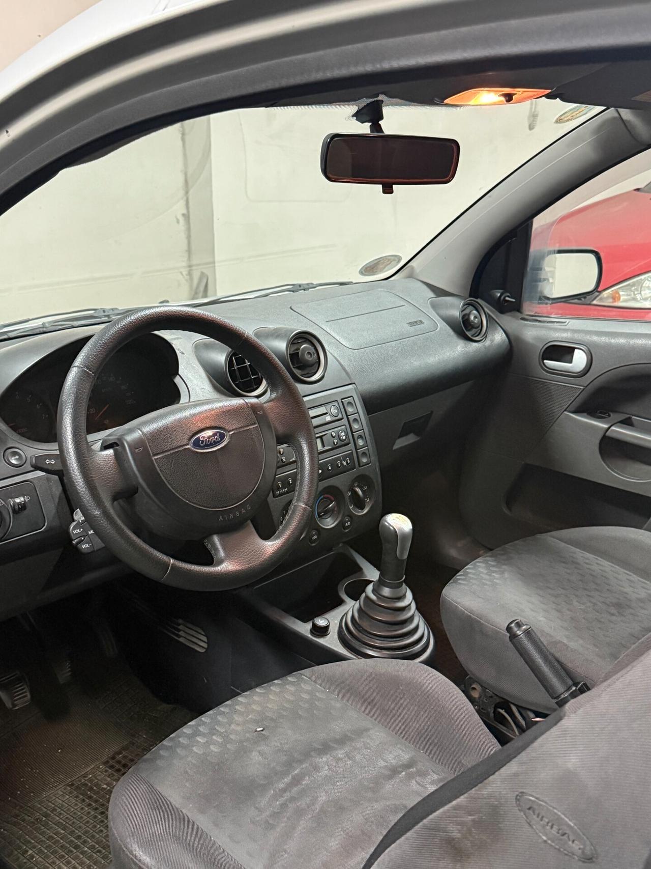 Ford Fiesta 1.2 Benzina