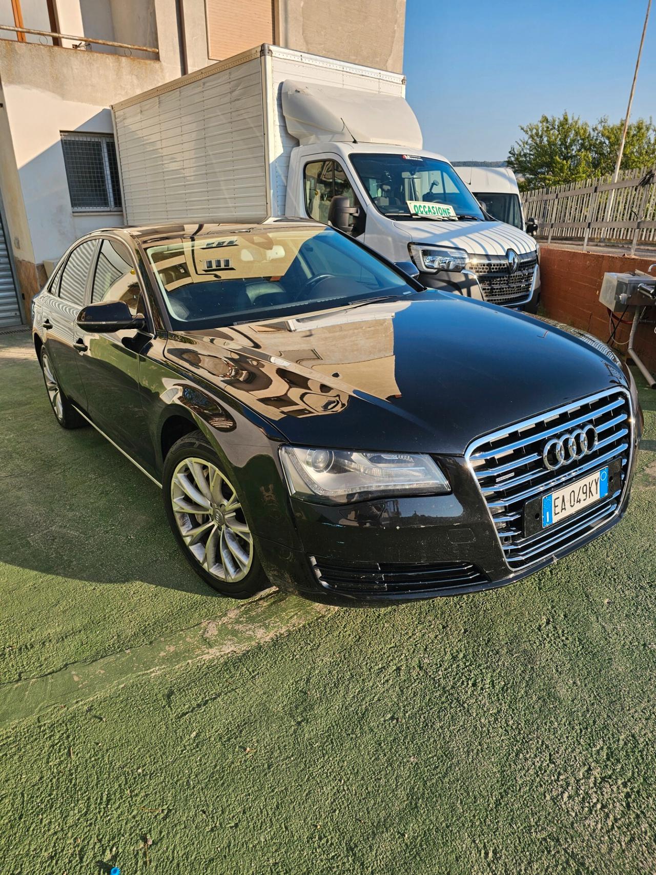 Audi A8 4.2 motore v 8