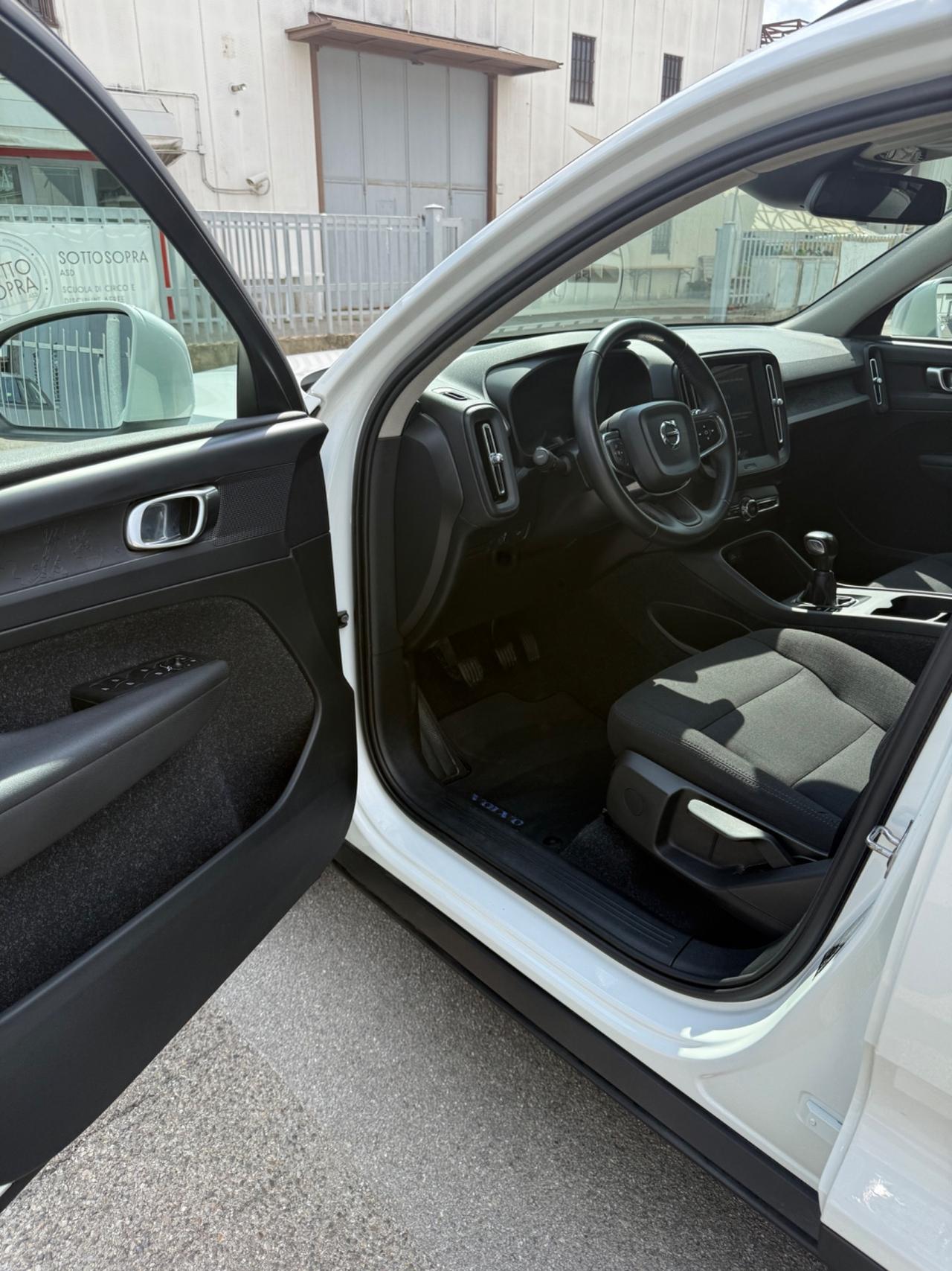 Volvo XC40 2.0 DIESEL 150cv