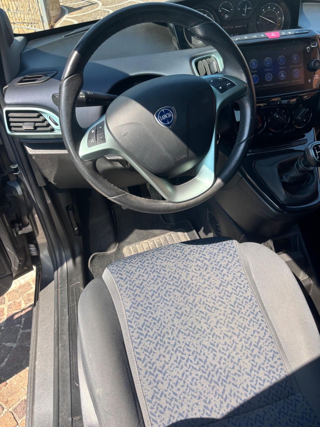 Lancia Ypsilon 1.0 FireFly 5 porte S&S Hybrid Gold Plus