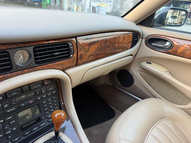 JAGUAR XJ 3.2 cat Executive ISCRITTA ASI