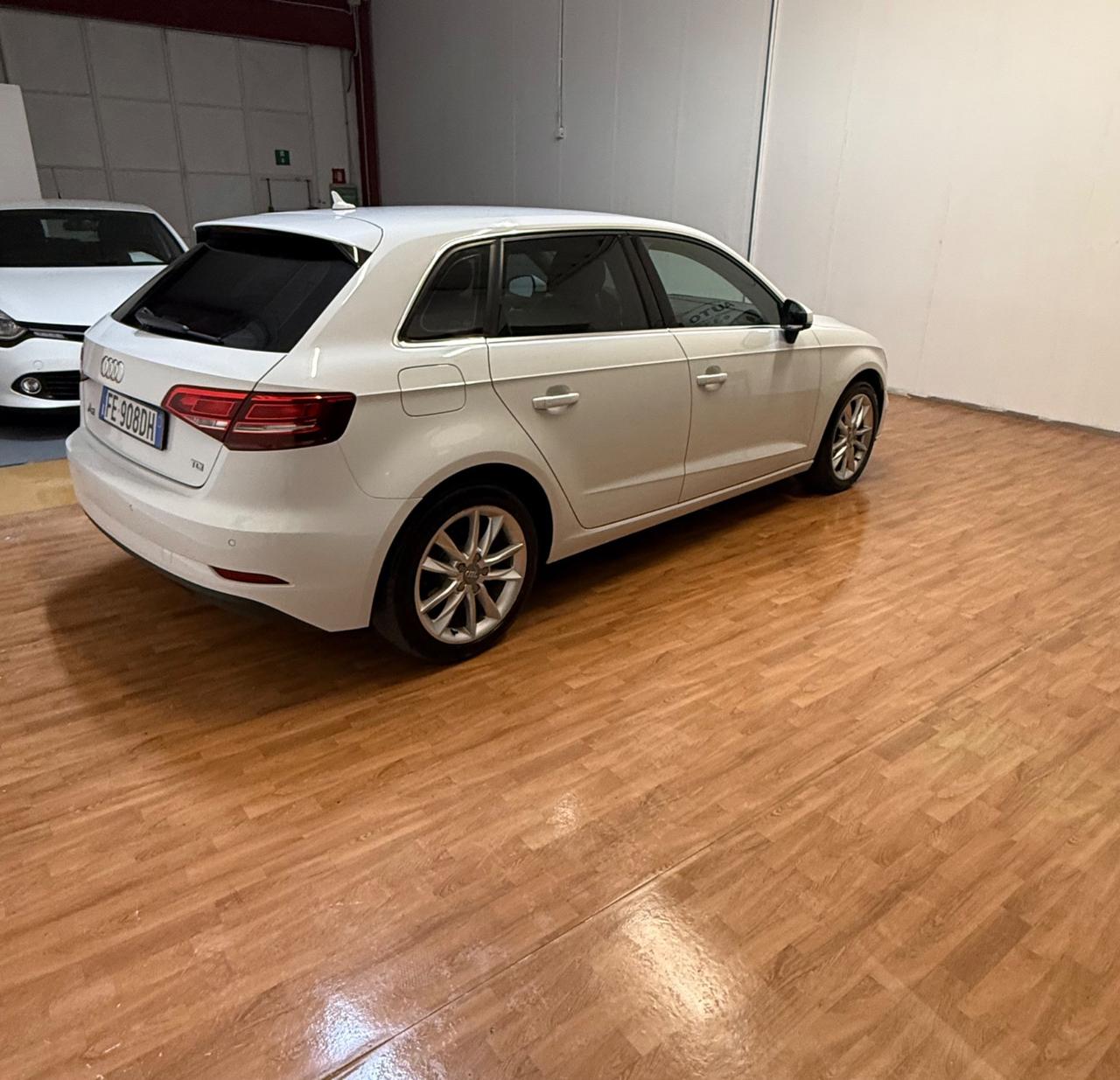 Audi A3 SPB 1.6 TDI S tronic Business