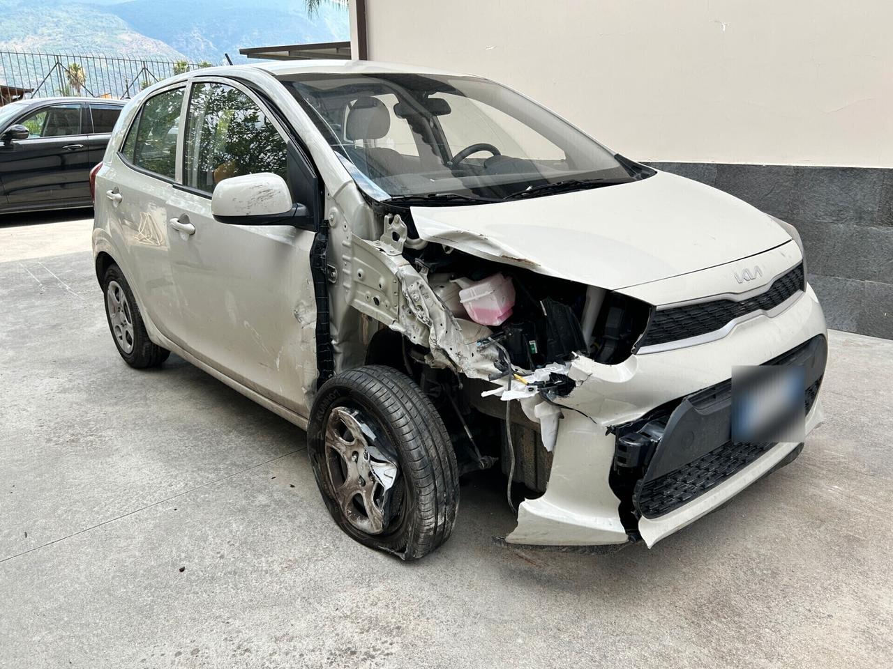 KIA PICANTO 1.0 Benzina 65CV - 2024 Incidentata