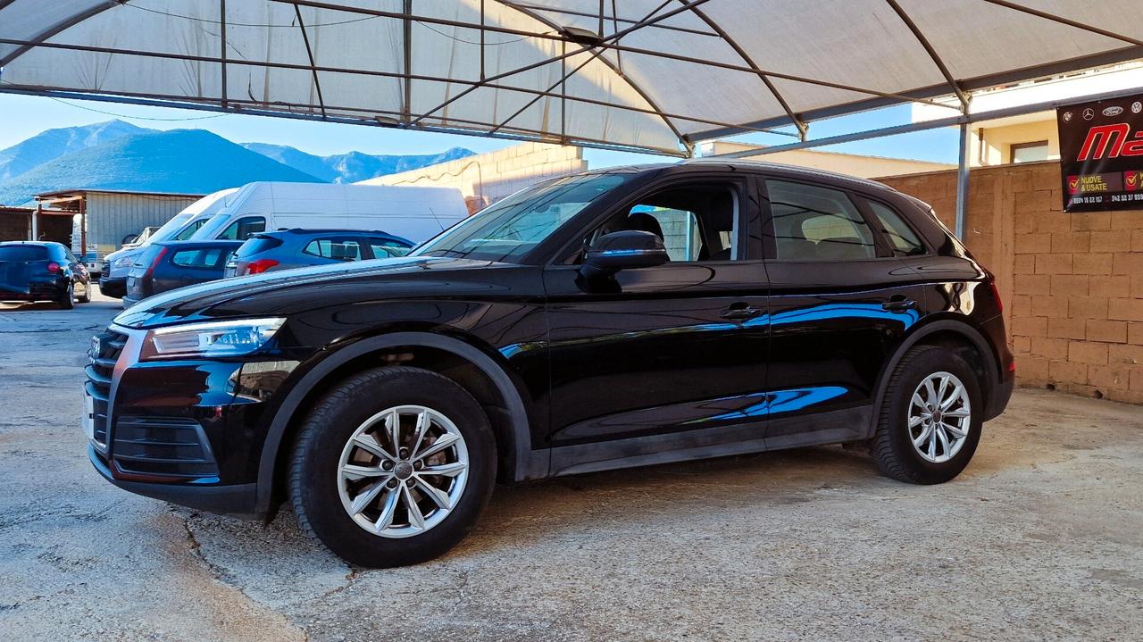 Audi Q5 30 TDI S tronic Business