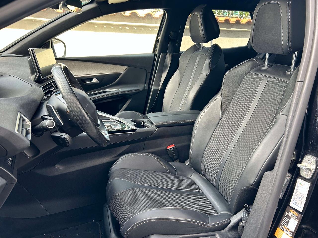 Peugeot 3008 1.5 HDi 130 EAT8 - 2022 Incidentata