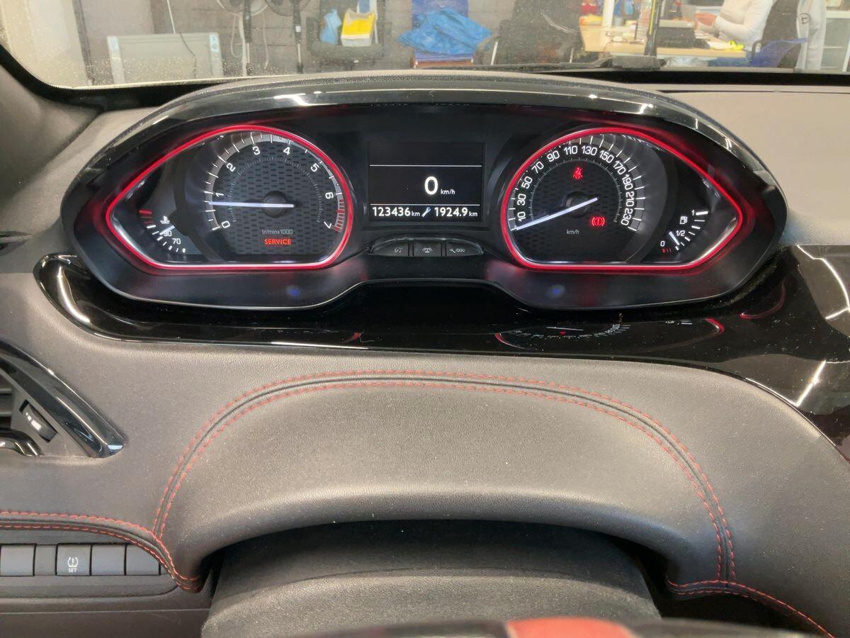 Peugeot 208 1.6 THP 200 CV 3 porte GTi