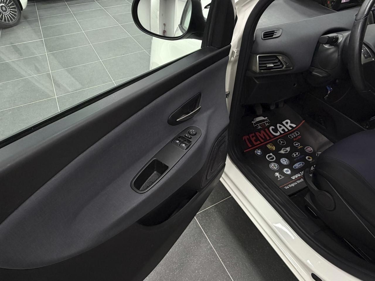 Lancia Ypsilon 1.0 FireFly 5 porte S&S Hybrid Ecochic Gold