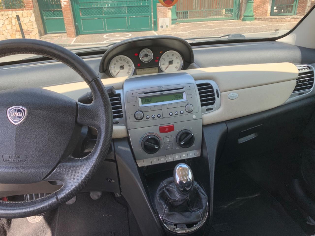 Lancia Ypsilon 1.4 Argento Ecochic GPL