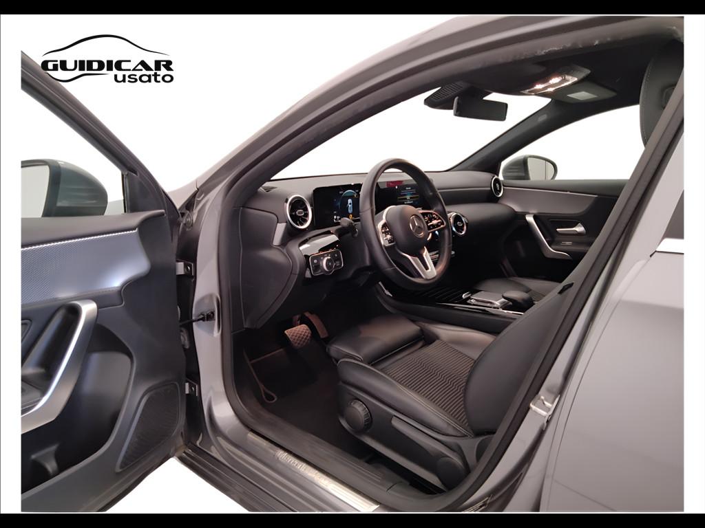 Mercedes-Benz Classe A - W177 2018 - A 180 d Sport auto