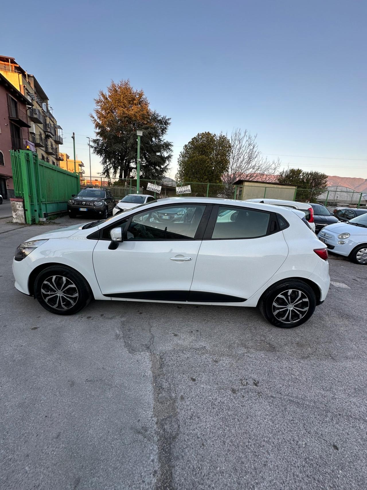 Renault Clio 1.2 75CV 5 porte Zen