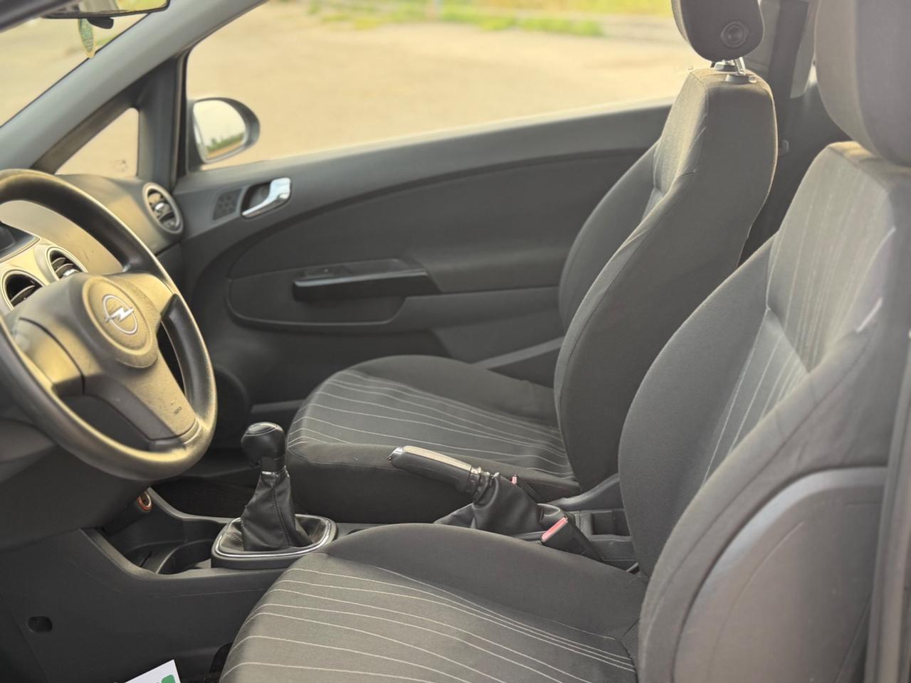Opel Corsa 1.2 3 porte Club