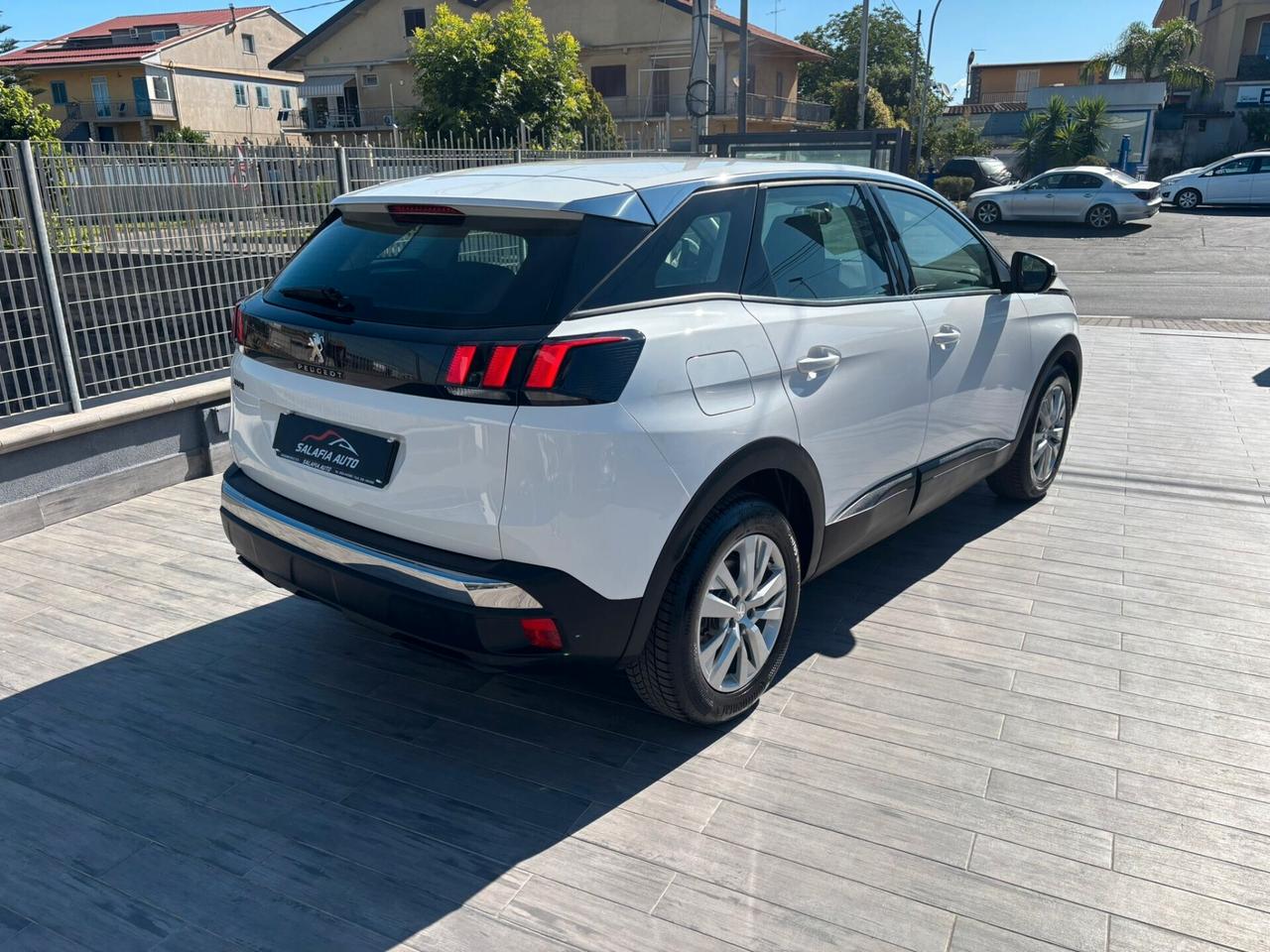 Peugeot 3008 BlueHDi 130 S&S EAT8 Business