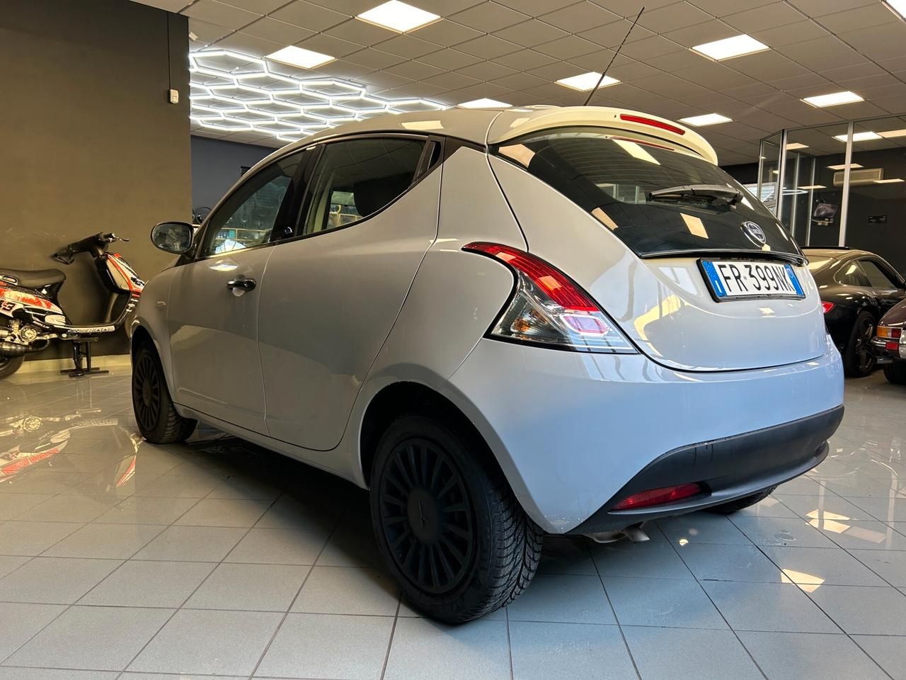 Lancia Ypsilon 1.2 69 CV 5 porte GPL Ecochic Gold