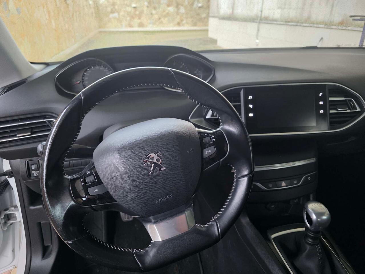 Peugeot 308 BlueHDi 130 S&S Business