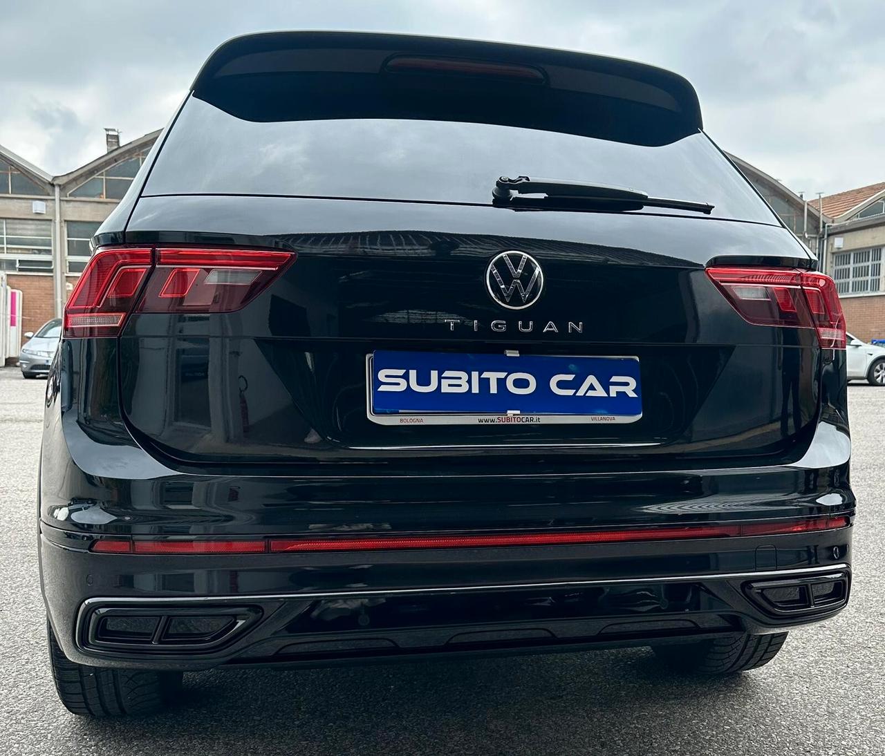 Volkswagen Tiguan 2.0 TDI 150 CV SCR DSG R-Line black pack