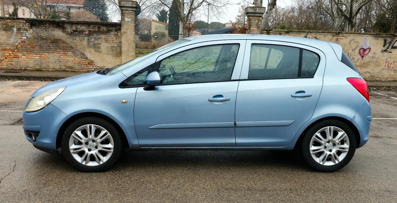 Opel corsa ok neopatentati garantita 12 mesi