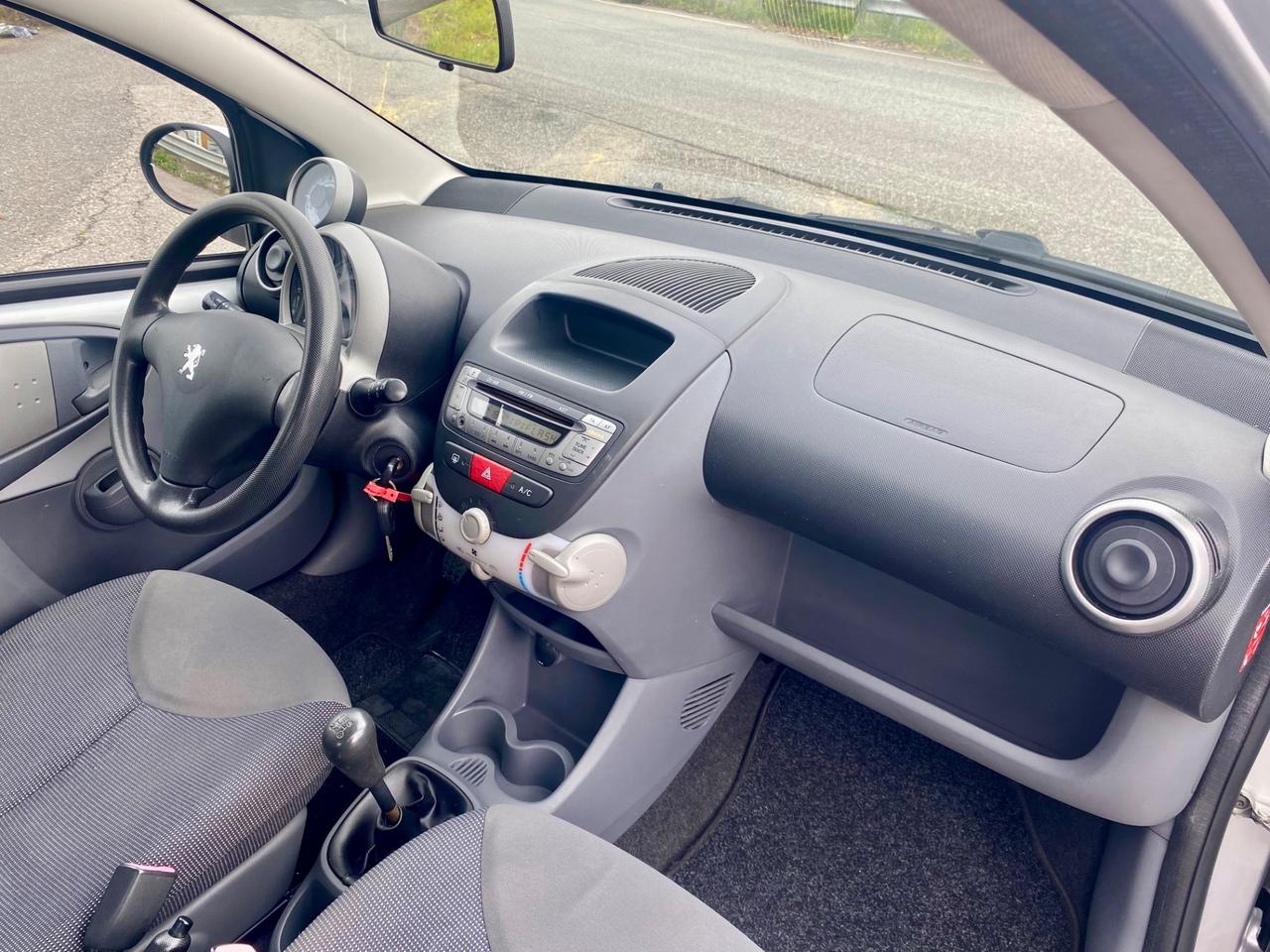 Peugeot 107 1.0 68CV 5p. Benzina