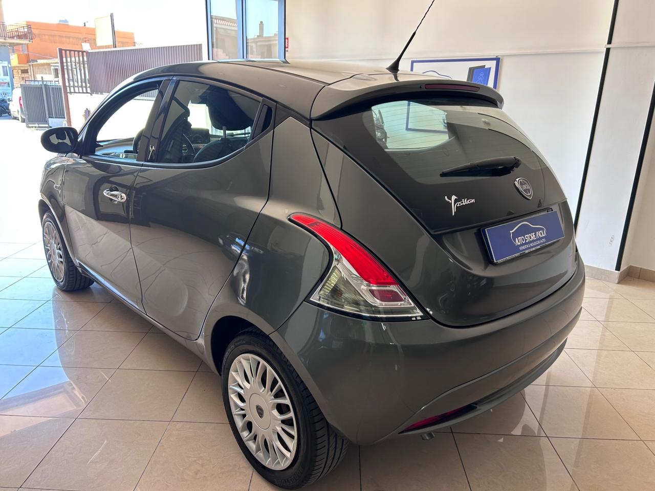 Lancia Ypsilon 1.2 69 CV 5 porte Gold