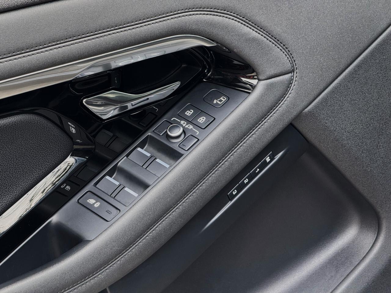 Range Rover Evoque 2.0d i4 MHEV R-Dynamic 204CV