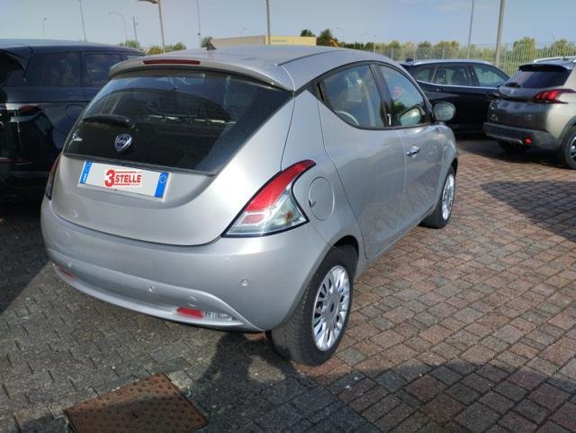 LANCIA Ypsilon 1.2 69 CV 5 porte Gold
