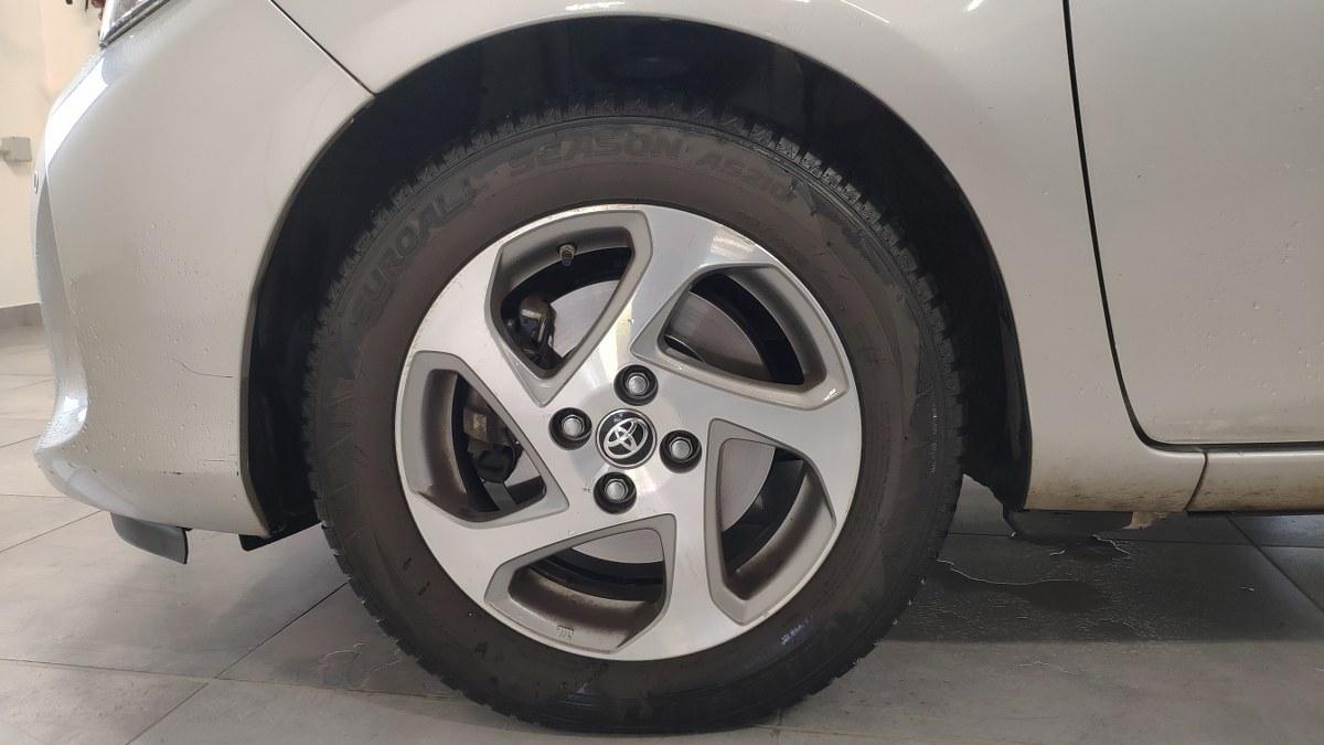 TOYOTA Yaris SOLO PER COMMERCIANTI AUTO SENZA GARANZIA