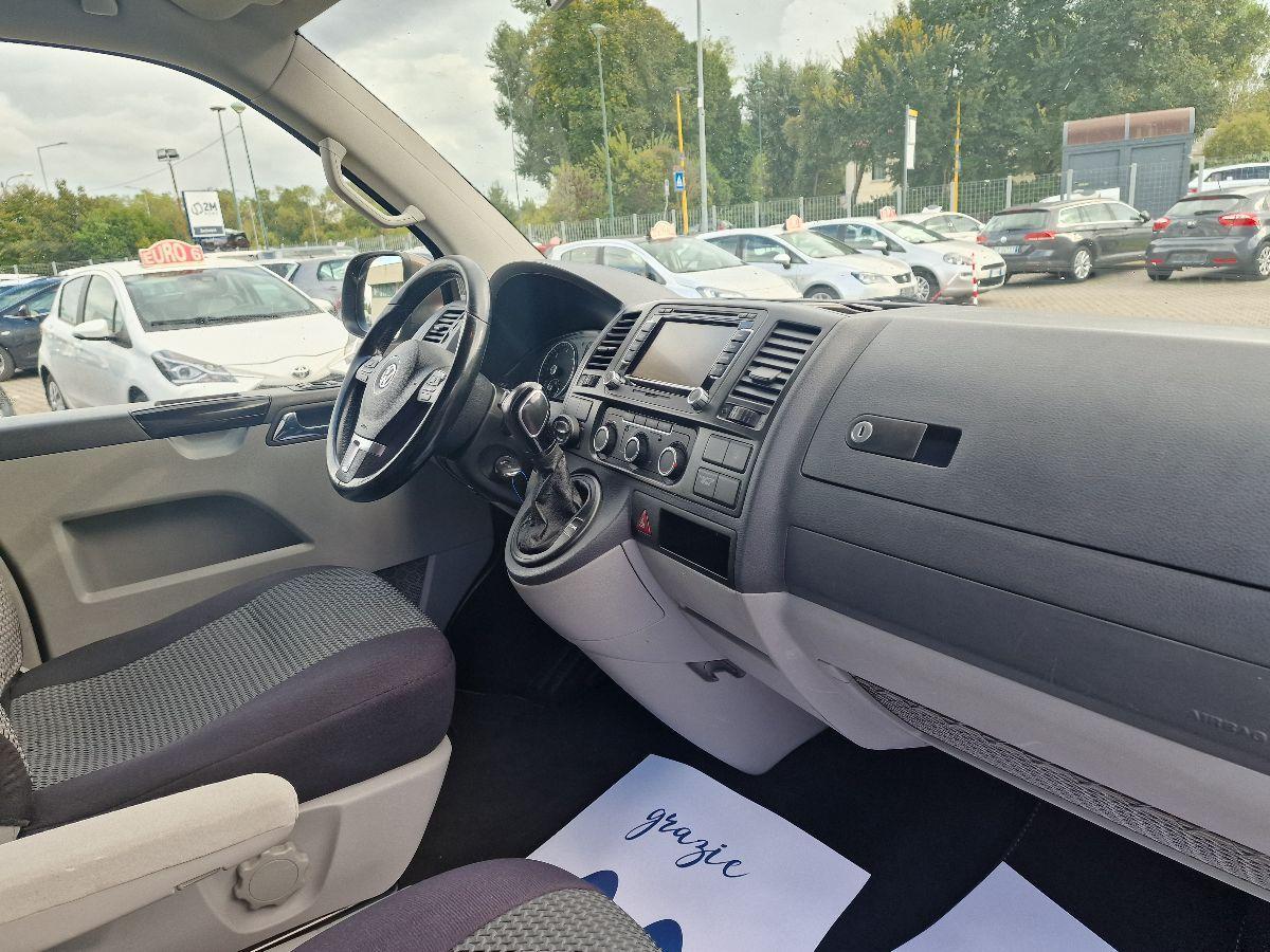 VOLKSWAGEN - Caravelle T5 4MOTION 8 POSTI