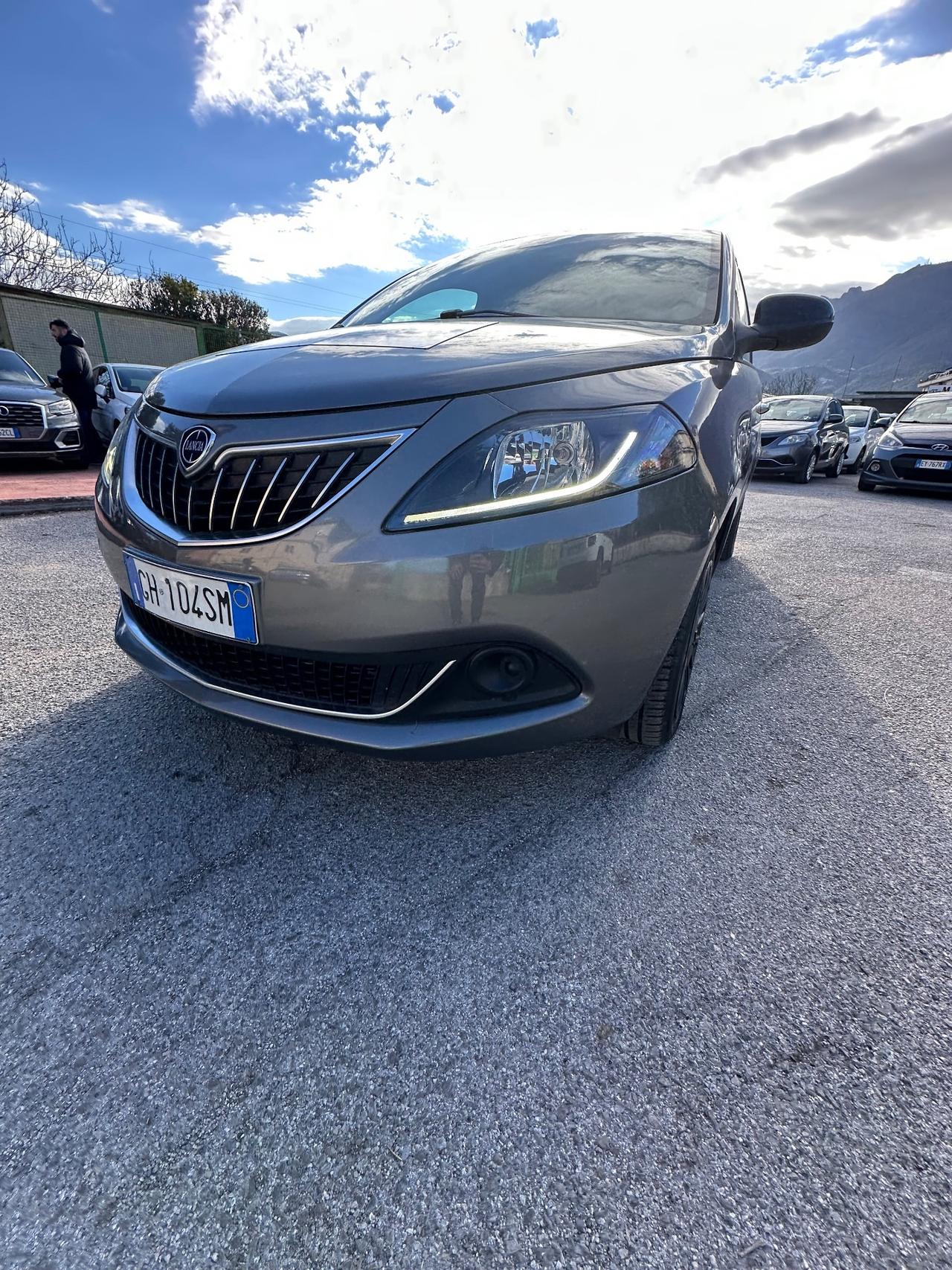 Lancia Ypsilon 1.0 FireFly 5 porte S&S Hybrid Ecochic A. Ferretti
